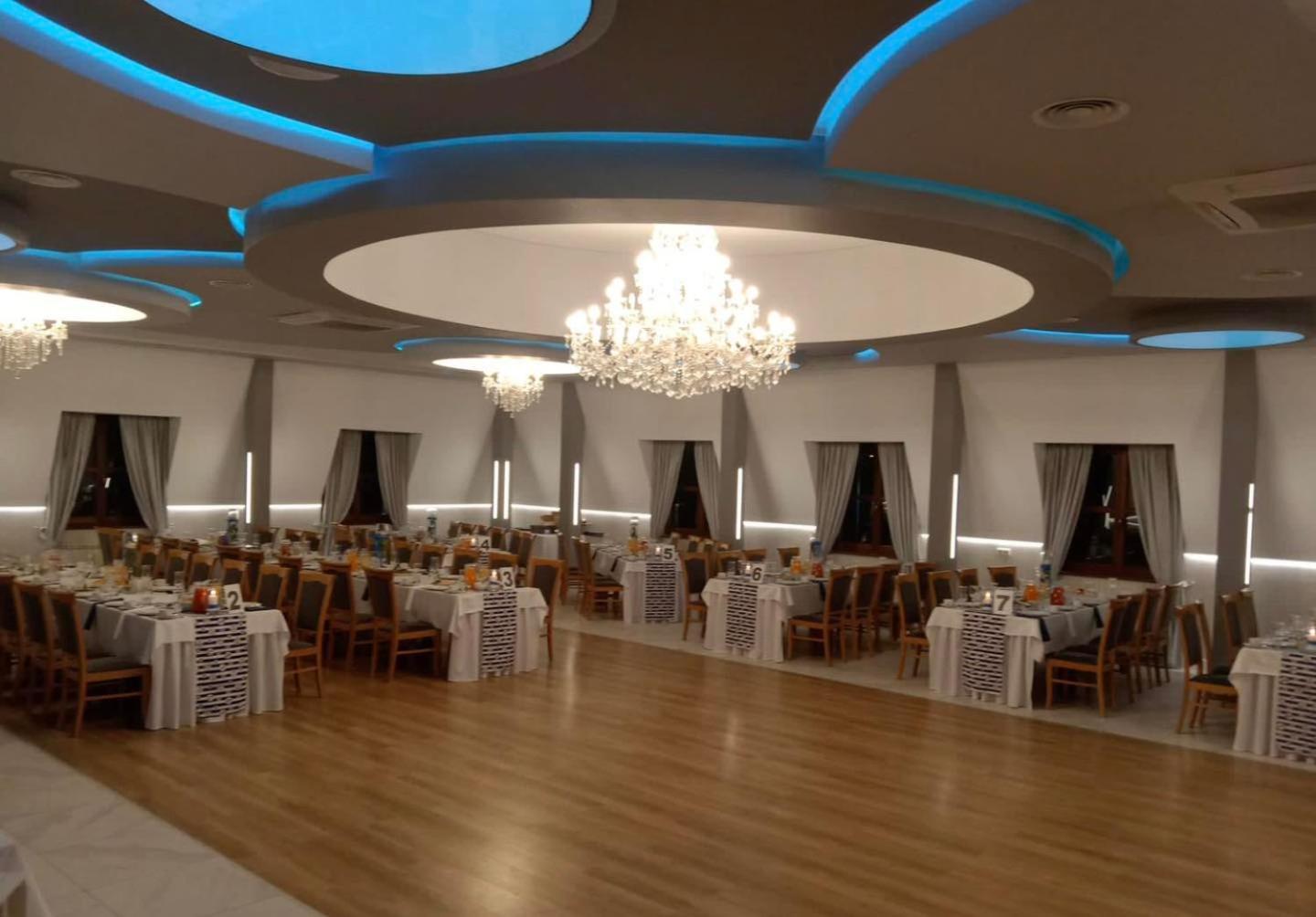 Hotel I Restauracja Borowianka Ostrów Wielkopolski 外观 照片