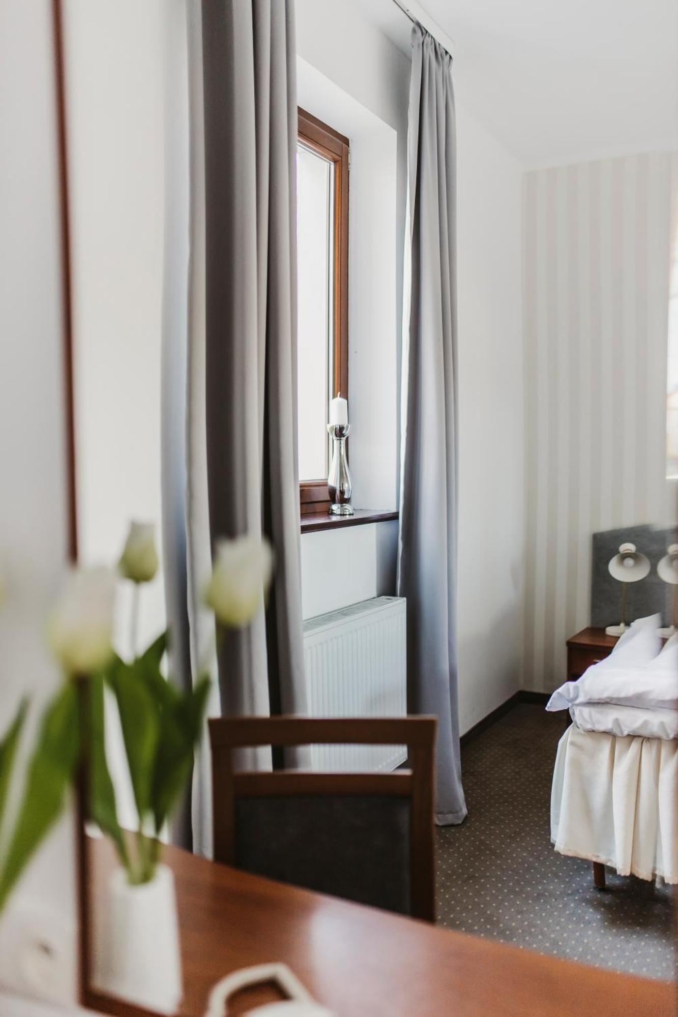 Hotel I Restauracja Borowianka Ostrów Wielkopolski 外观 照片