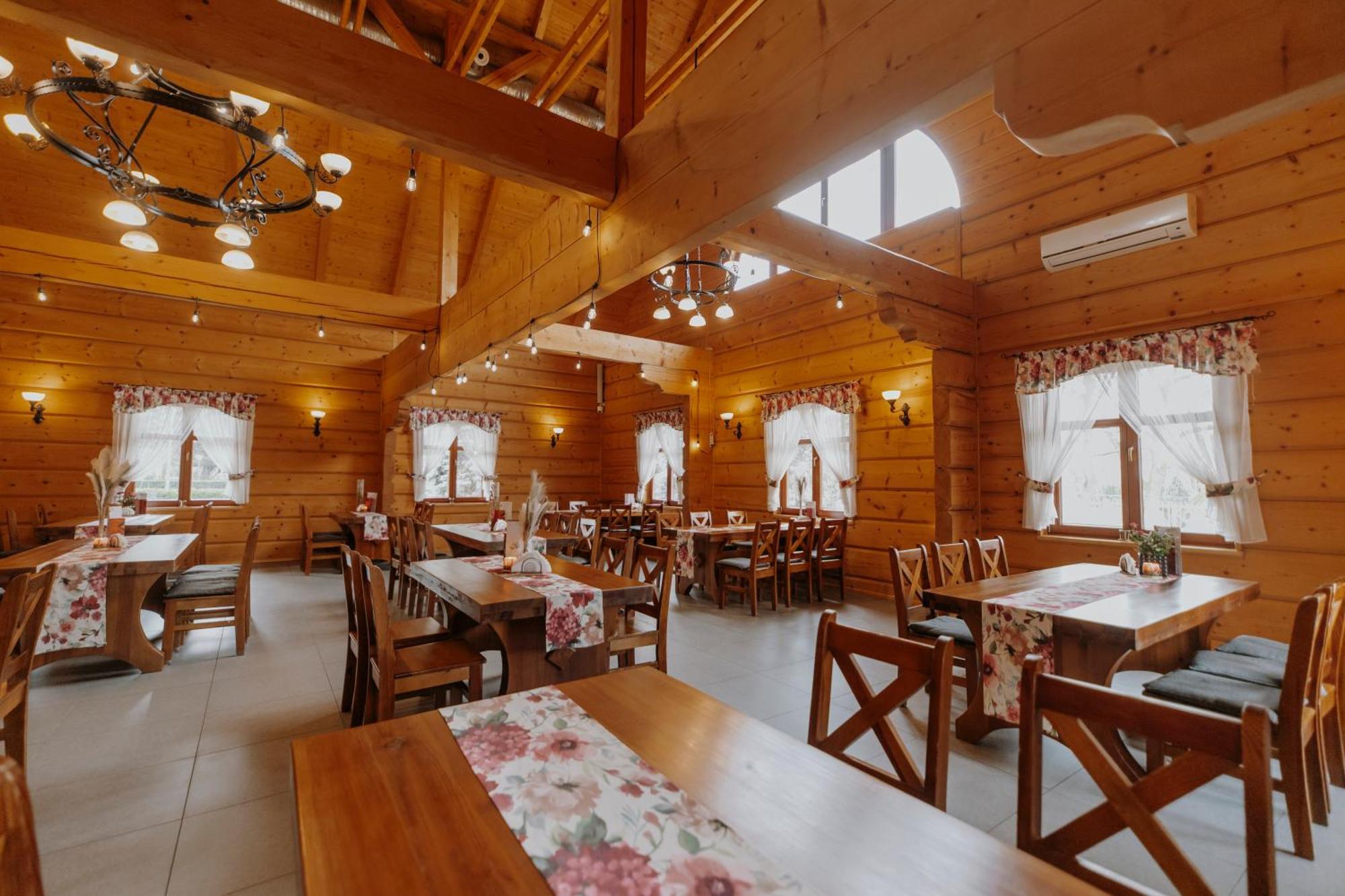 Hotel I Restauracja Borowianka Ostrów Wielkopolski 外观 照片