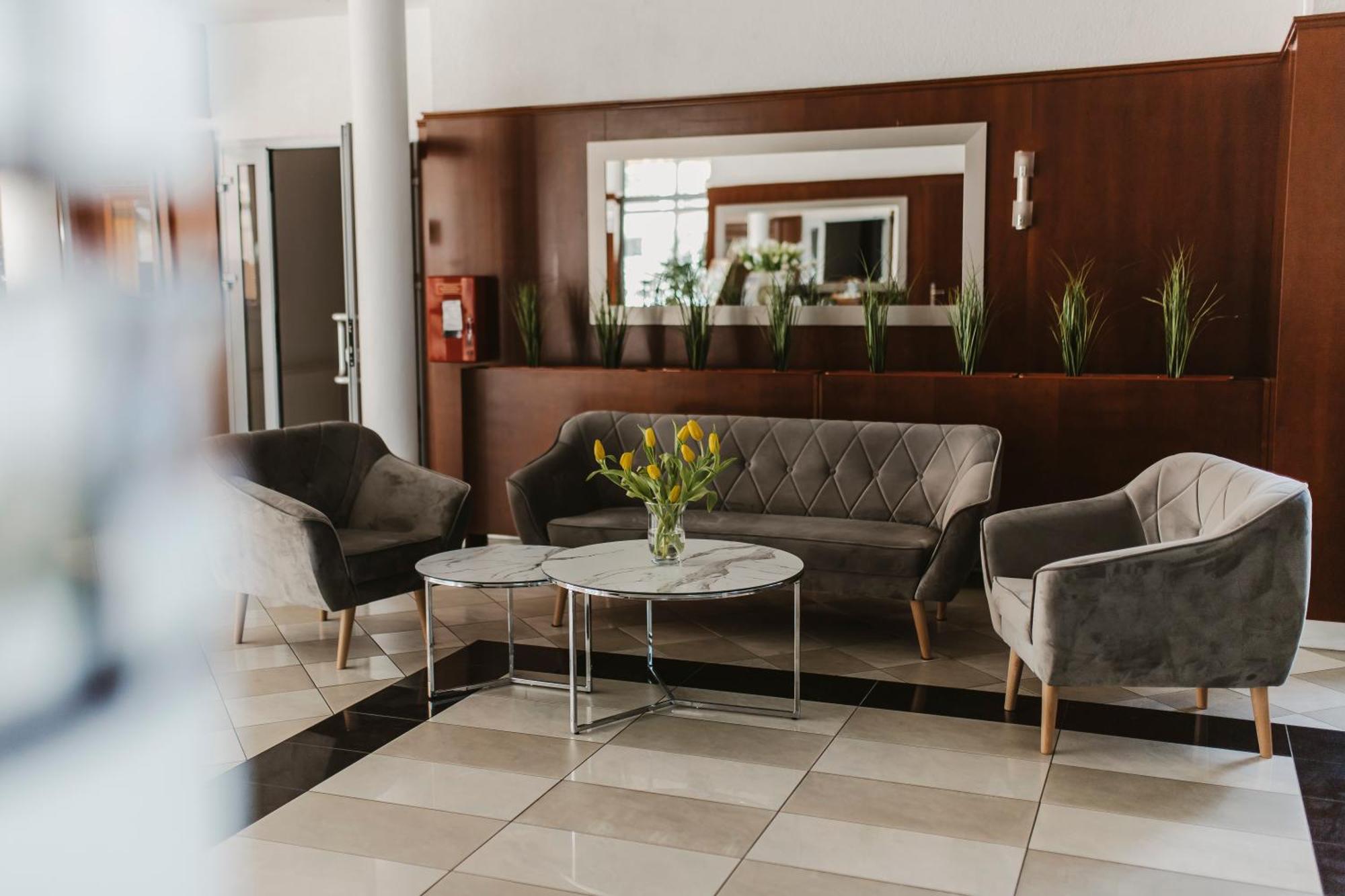 Hotel I Restauracja Borowianka Ostrów Wielkopolski 外观 照片