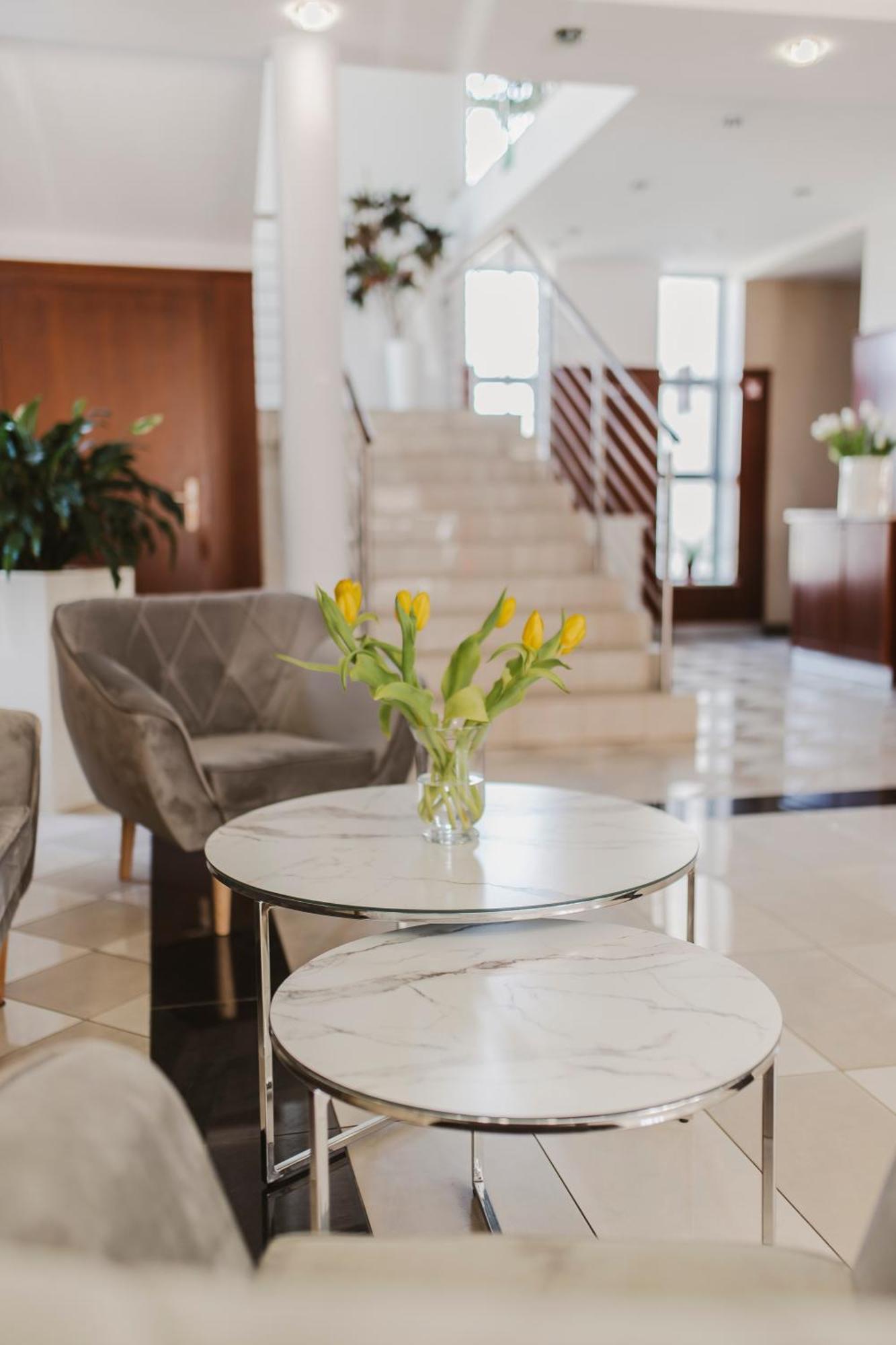 Hotel I Restauracja Borowianka Ostrów Wielkopolski 外观 照片