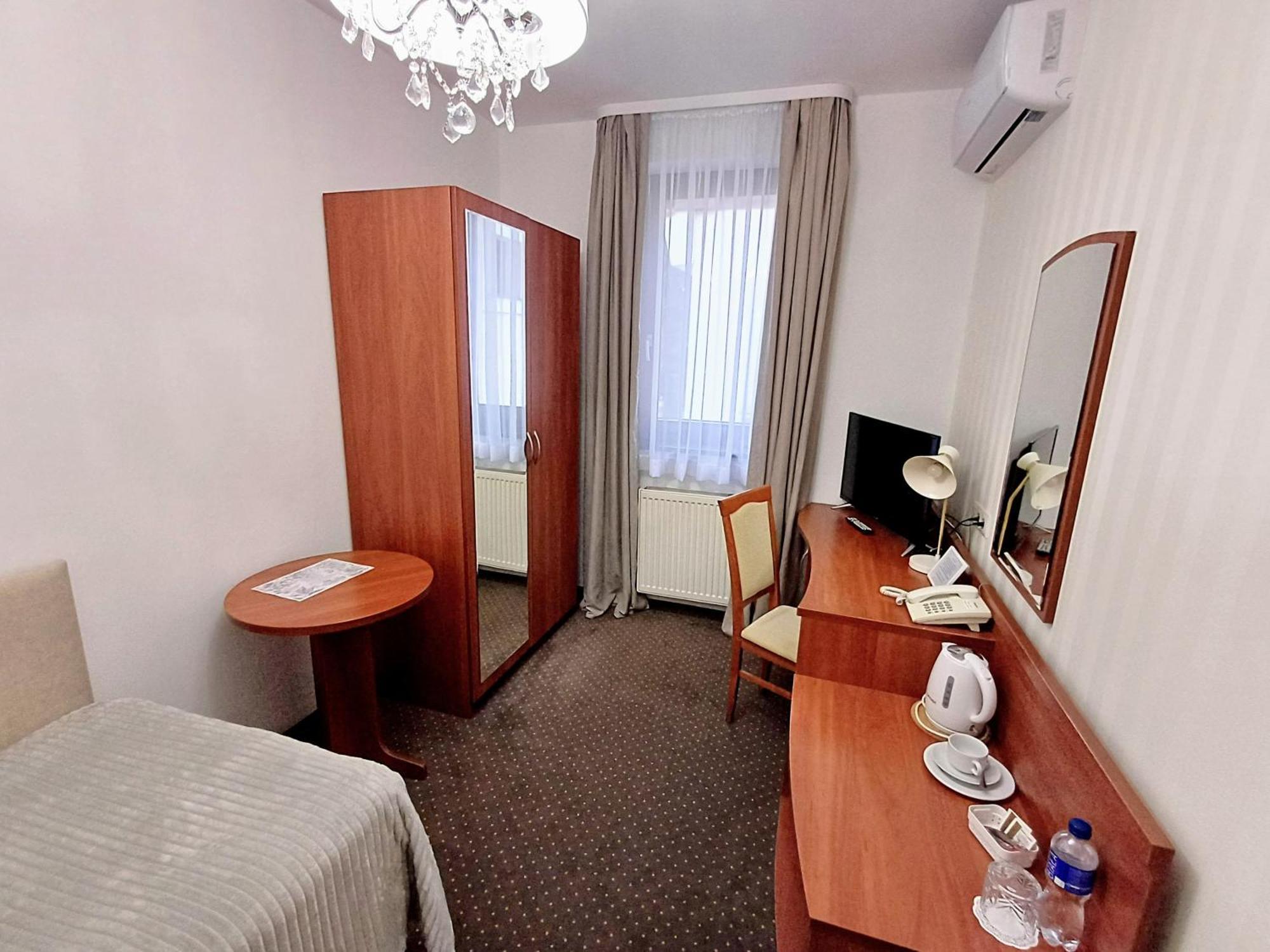 Hotel I Restauracja Borowianka Ostrów Wielkopolski 外观 照片