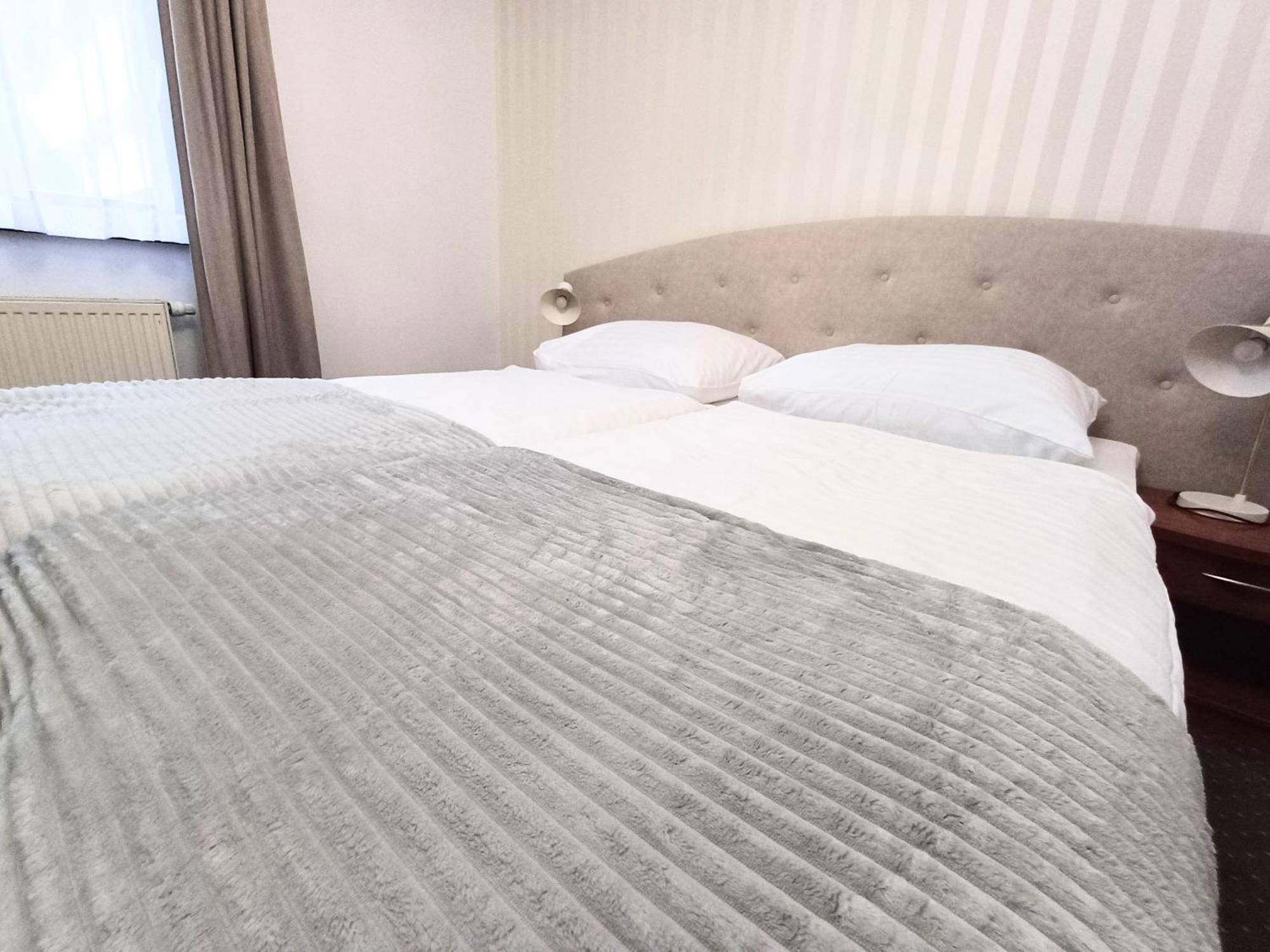 Hotel I Restauracja Borowianka Ostrów Wielkopolski 外观 照片