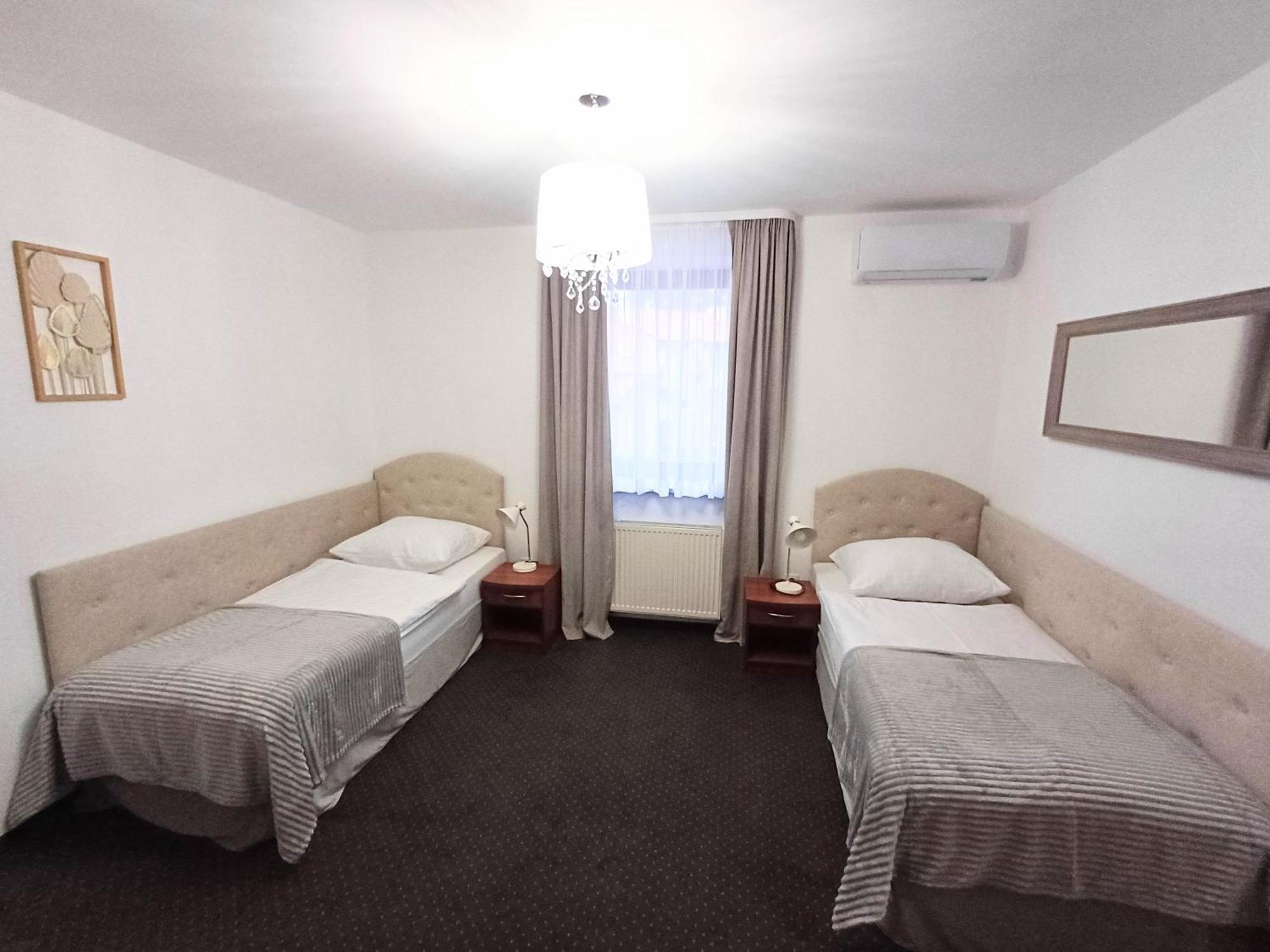 Hotel I Restauracja Borowianka Ostrów Wielkopolski 外观 照片