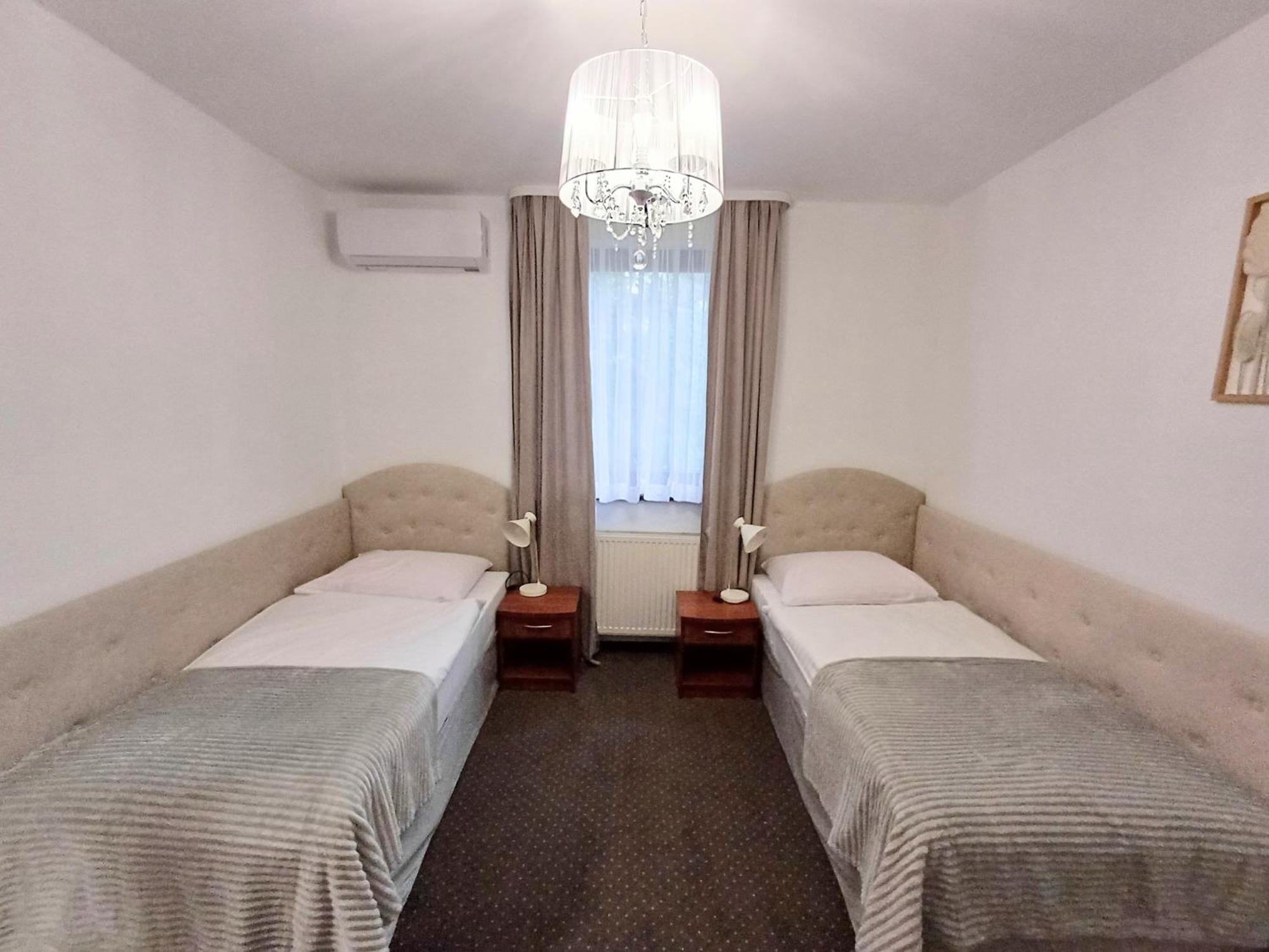 Hotel I Restauracja Borowianka Ostrów Wielkopolski 外观 照片