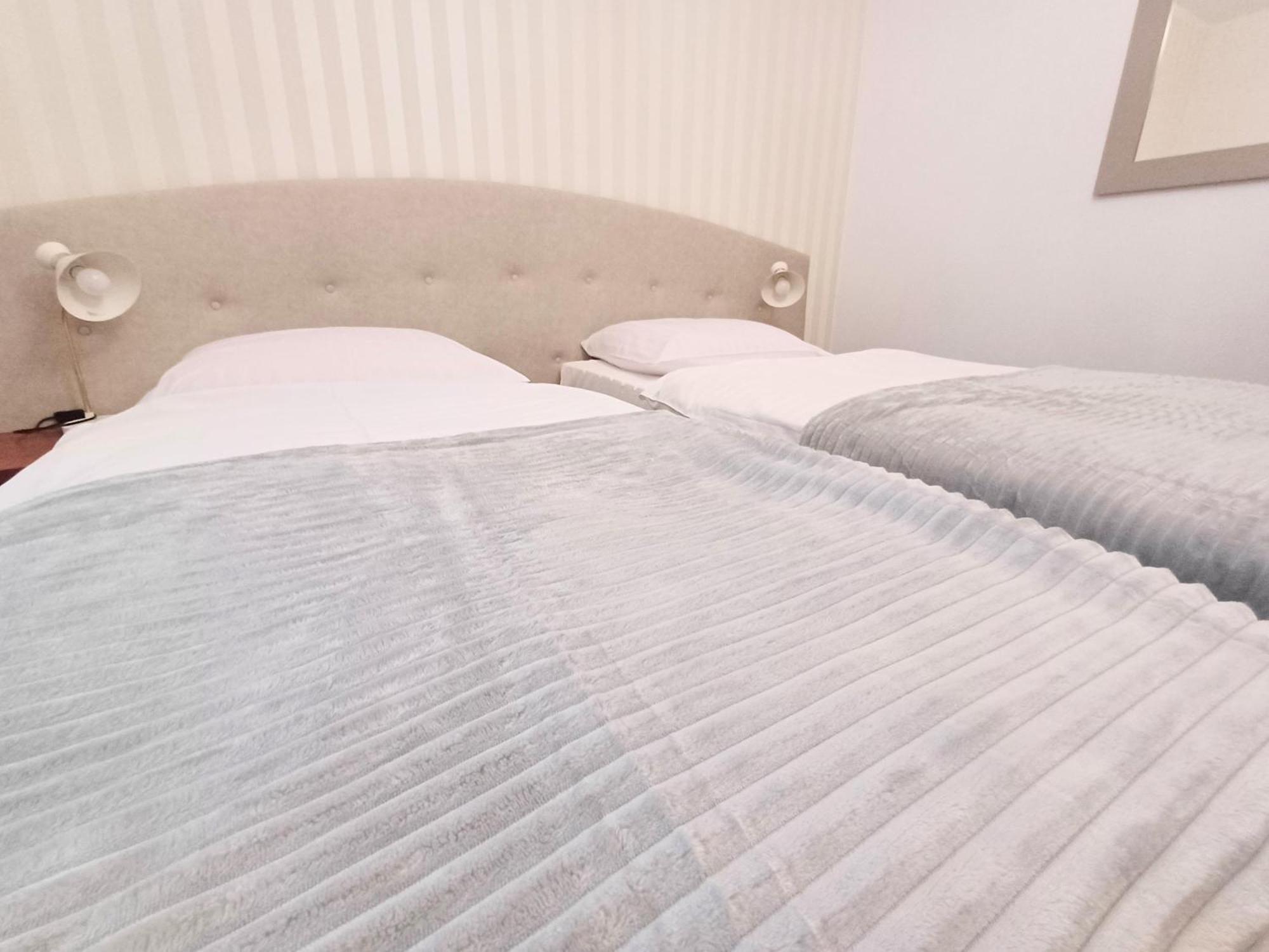 Hotel I Restauracja Borowianka Ostrów Wielkopolski 外观 照片