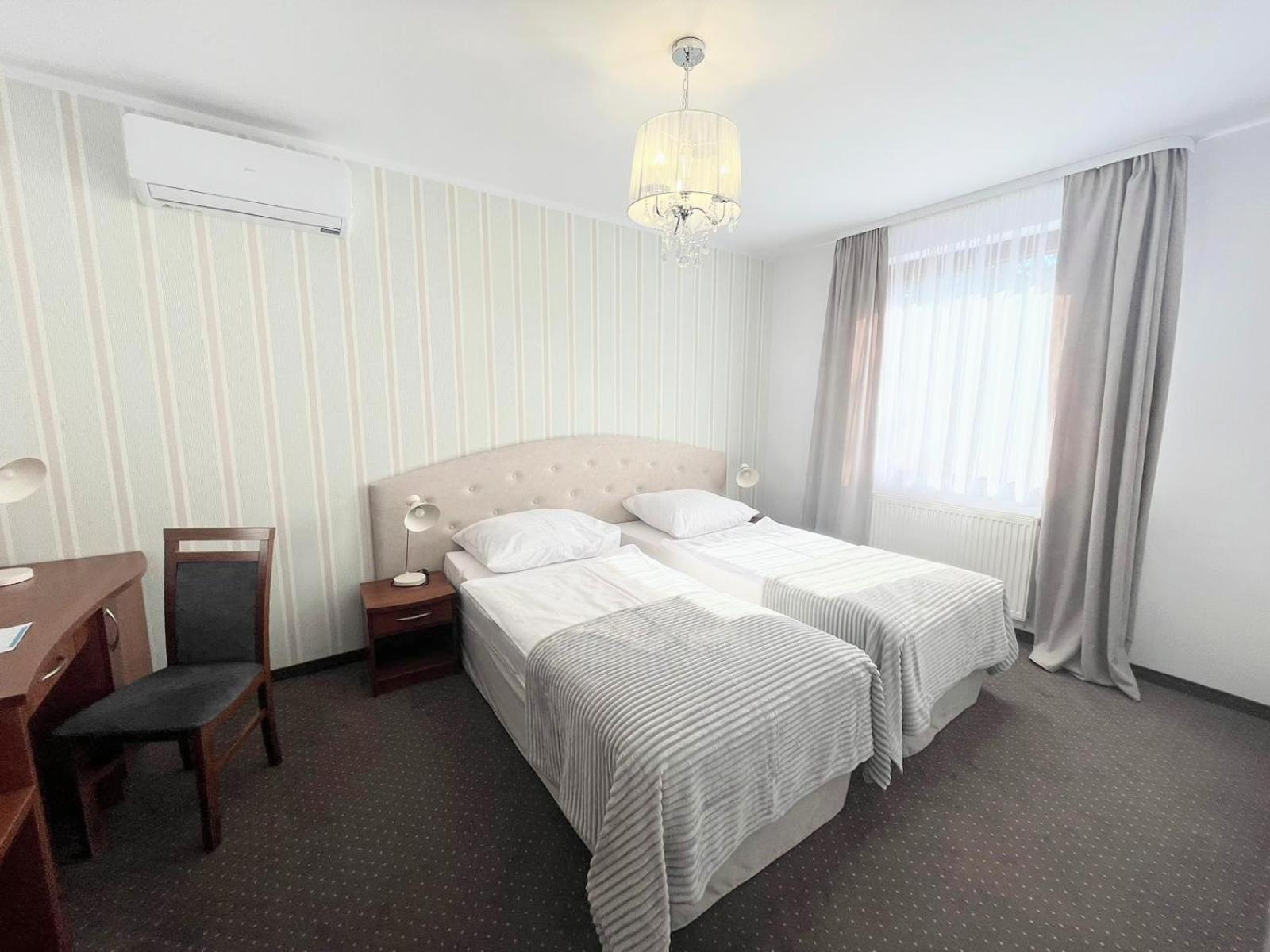 Hotel I Restauracja Borowianka Ostrów Wielkopolski 外观 照片