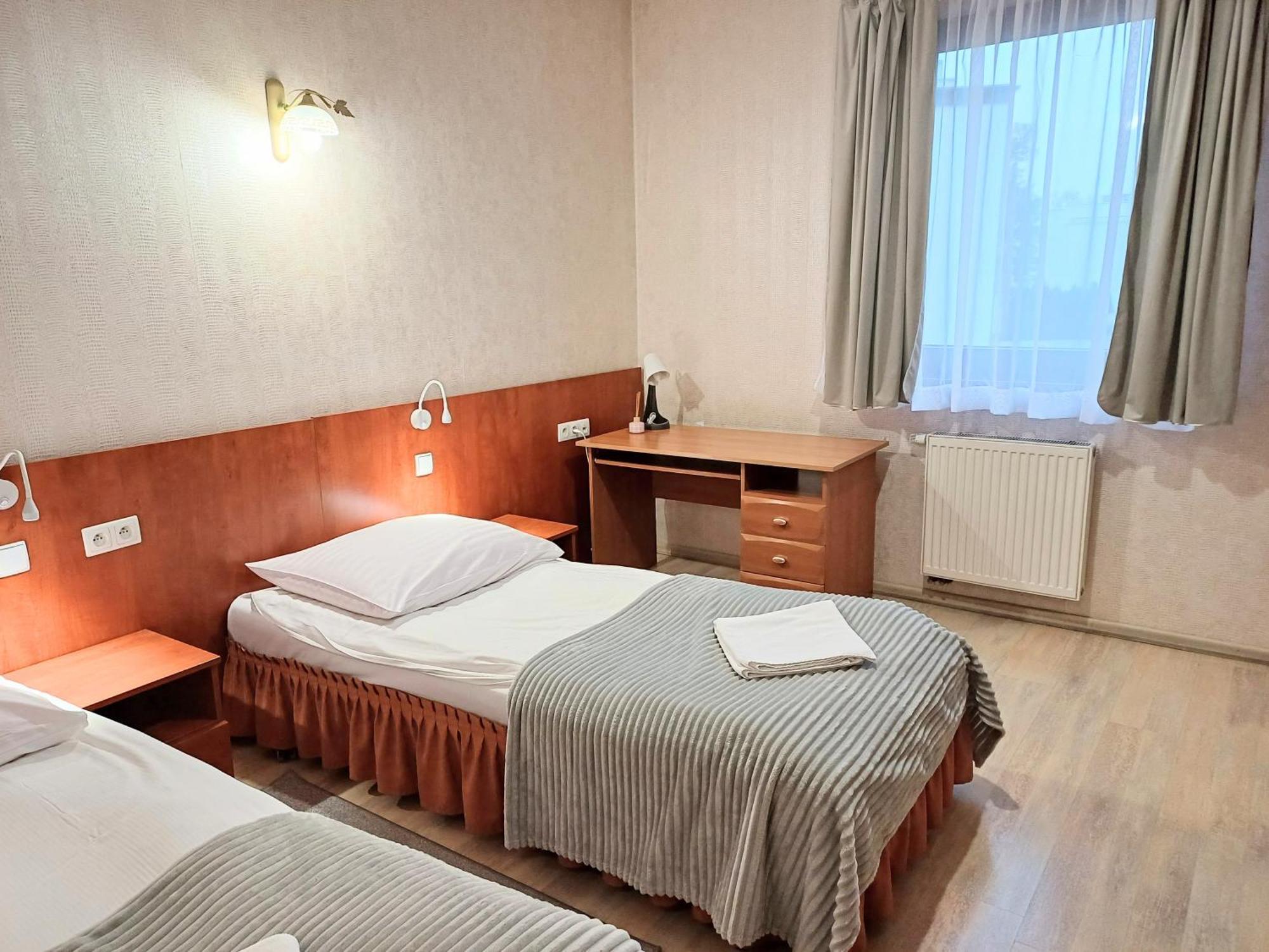 Hotel I Restauracja Borowianka Ostrów Wielkopolski 外观 照片