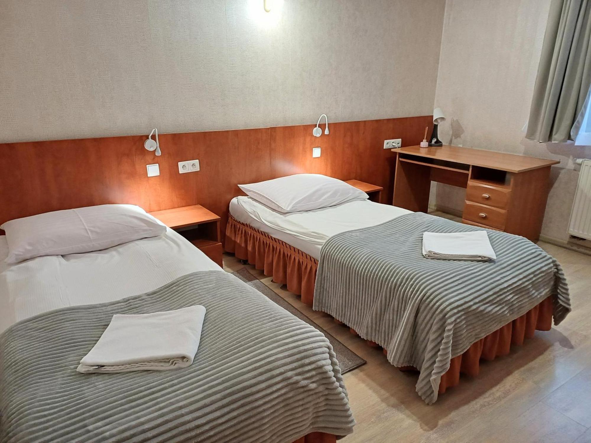 Hotel I Restauracja Borowianka Ostrów Wielkopolski 外观 照片