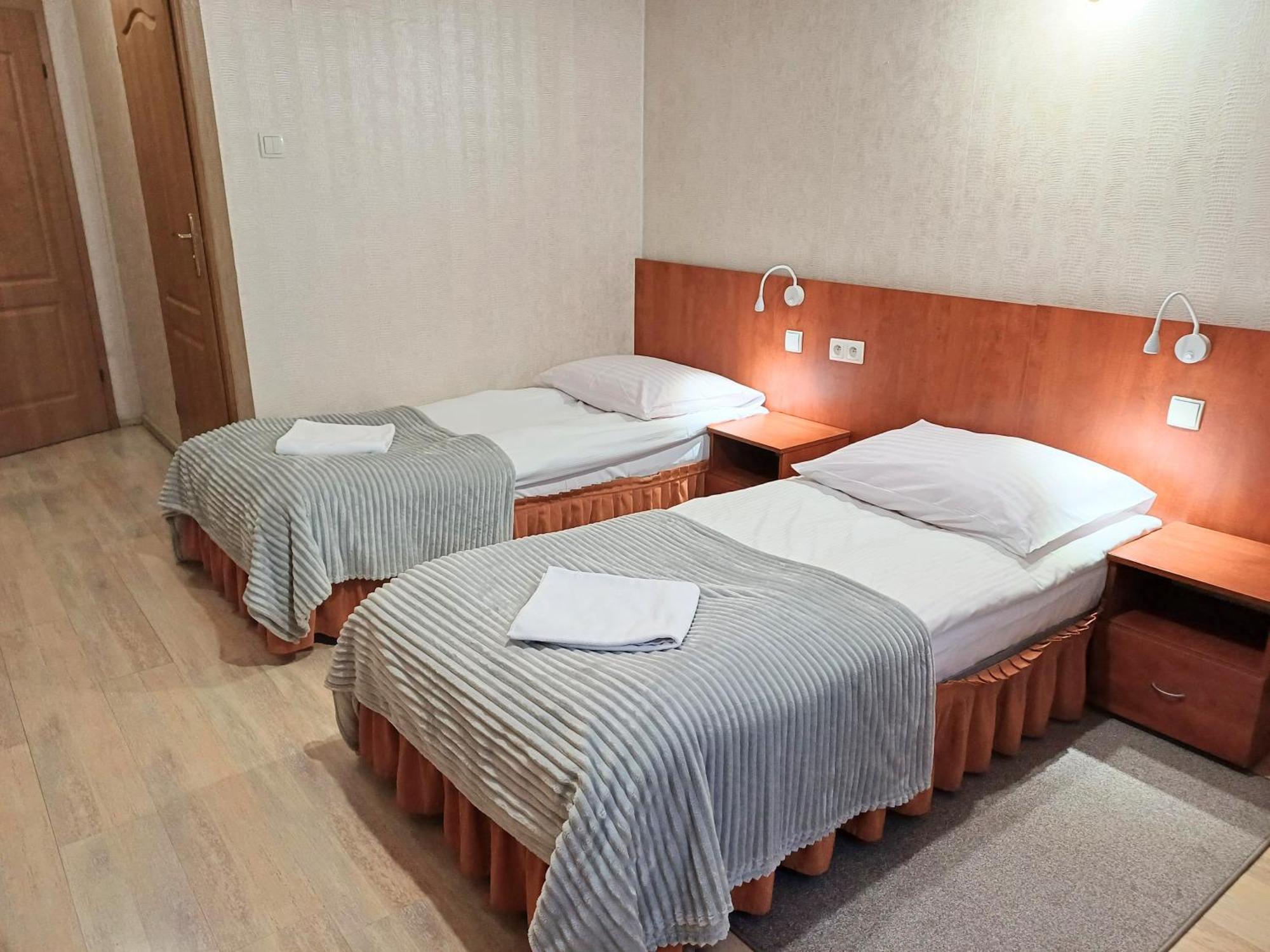 Hotel I Restauracja Borowianka Ostrów Wielkopolski 外观 照片