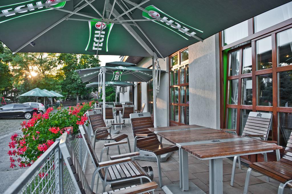 Hotel I Restauracja Borowianka Ostrów Wielkopolski 外观 照片